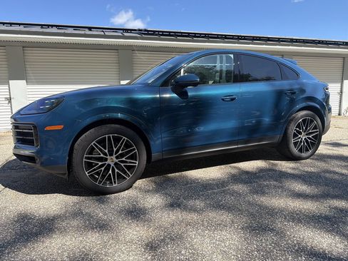Used 2024 Porsche Cayenne Coupe AWD/4WD image 8