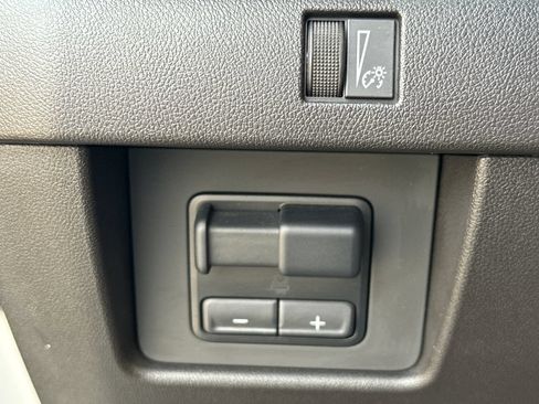 Used 2024 GMC Canyon Elevation w/ Convenience Package AWD/4WD image 29