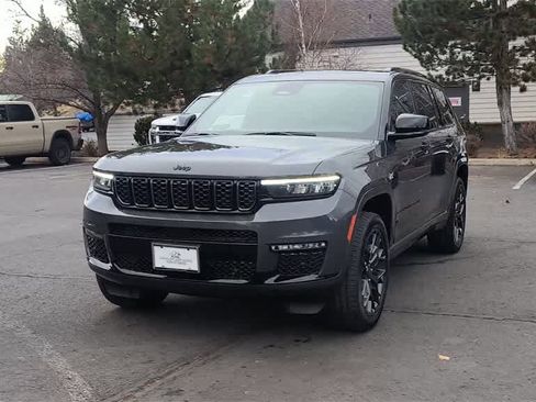 New 2025 Jeep Grand Cherokee L Summit image 4