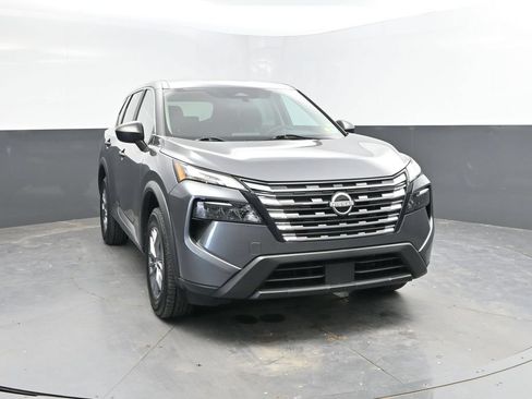 Used 2024 Nissan Rogue S AWD/4WD image 4