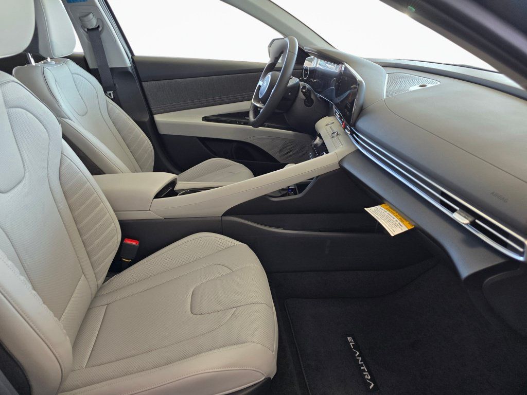 New 2026 Hyundai Elantra Limited FWD image 43