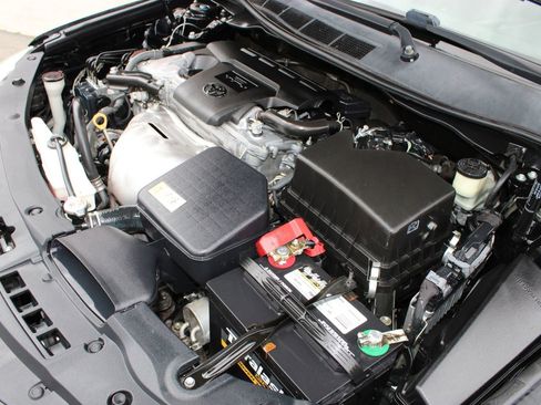 Used 2017 Toyota Camry SE FWD image 17
