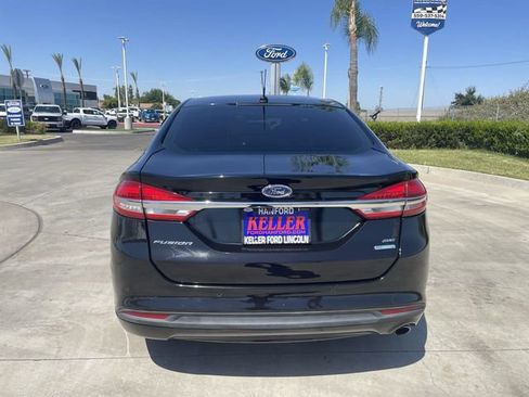 Used 2017 Ford Fusion SE w/ Fusion SE Technology Package FWD image 7