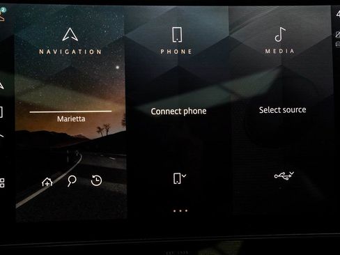 Used 2021 Jaguar F-PACE SVR image 24