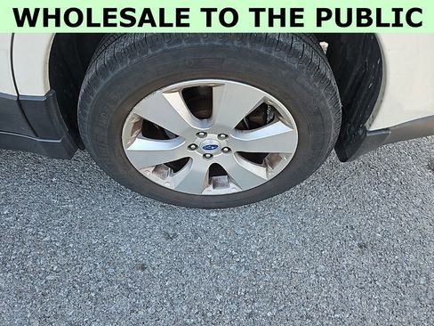 Used 2011 Subaru Outback 2.5i Limited image 12