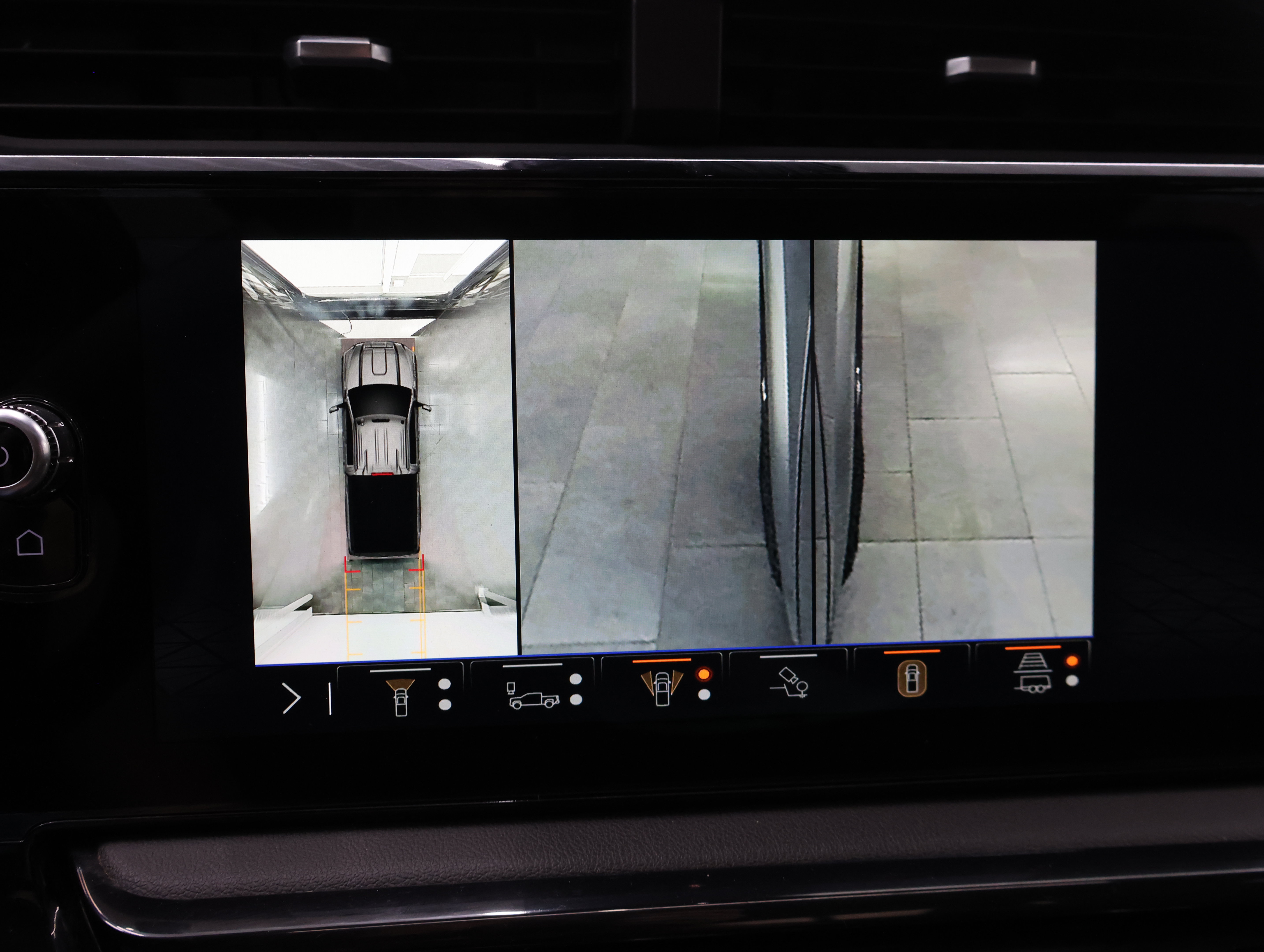 Used 2025 GMC Sierra 2500 AT4 w/ AT4 Premium Plus Package AWD/4WD image 22
