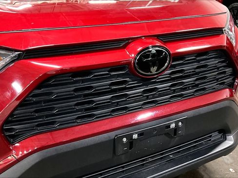 Used 2021 Toyota RAV4 LE image 30