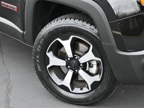 Used 2022 Jeep Renegade Trailhawk w/ Trailer Tow Group image 3