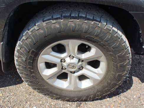 Used 2015 Toyota 4Runner SR5 Premium RWD image 5