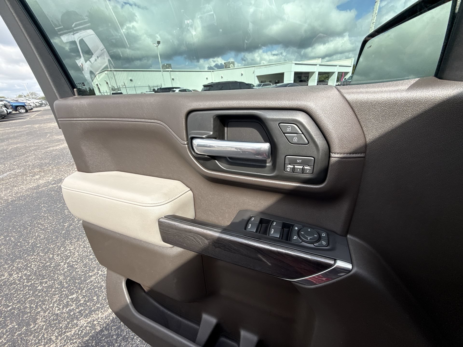 Certified 2019 Chevrolet Silverado 1500 LTZ AWD/4WD image 30