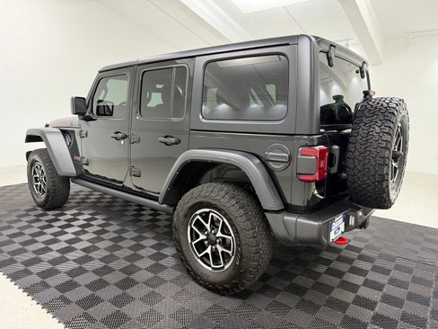 Used 2024 Jeep Wrangler Unlimited Rubicon w/ Technology Group AWD/4WD image 4
