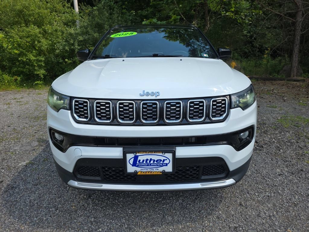 Used 2025 Jeep Compass Limited AWD/4WD image 2