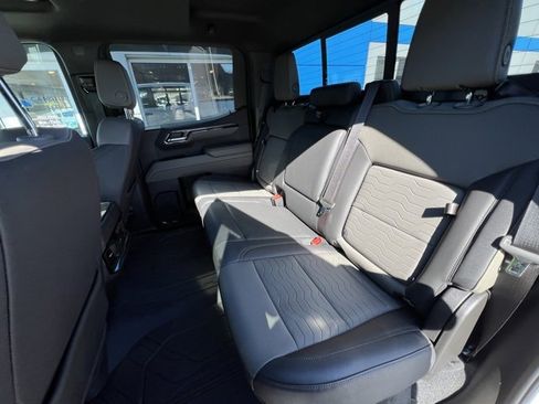 Used 2024 Chevrolet Silverado 1500 ZR2 w/ Technology Package image 22