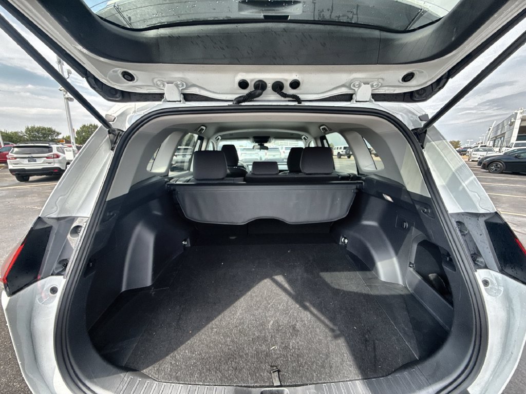 Used 2026 Toyota RAV4 LE AWD/4WD image 28