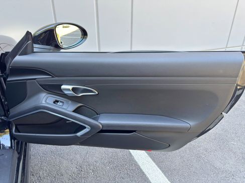 Used 2018 Porsche 718 Cayman RWD image 34