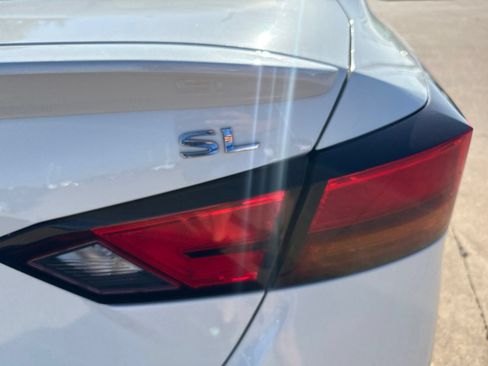 Used 2021 Nissan Altima 2.5 SL FWD image 9