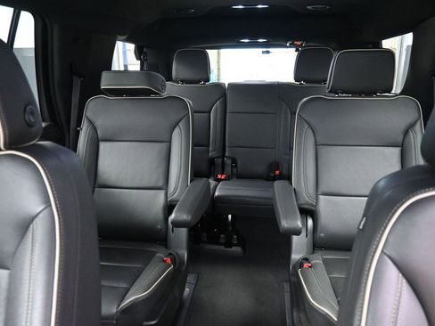 Used 2022 GMC Yukon SLT w/ SLT Luxury Package image 23