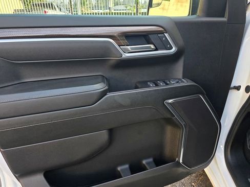 Used 2025 Chevrolet Silverado 1500 LT RWD image 10