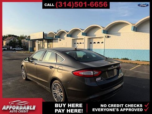 Used 2015 Ford Fusion SE w/ Equipment Group 202A image 3