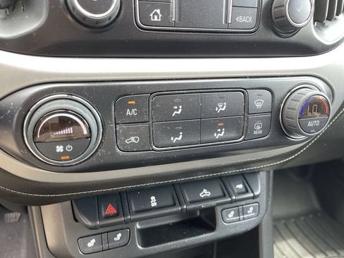 Used 2022 GMC Canyon Elevation w/ Elevation Premium Package AWD/4WD image 18