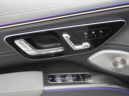 New 2026 Mercedes-Benz EQS 550 4MATIC SUV image 23