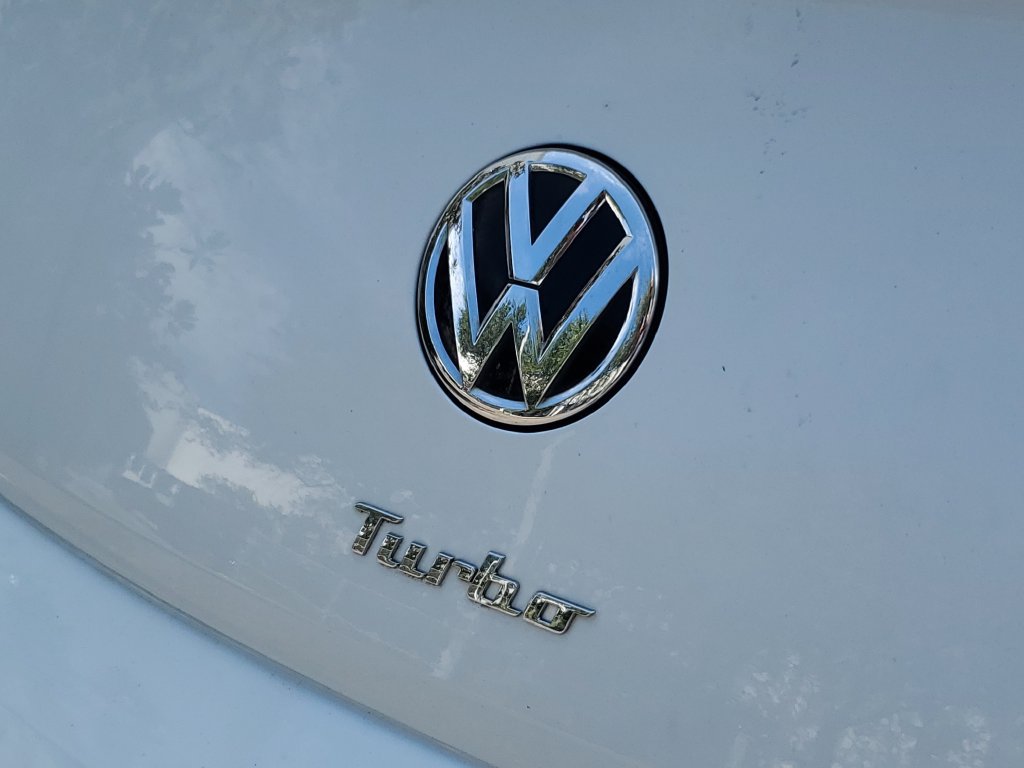 Used 2018 Volkswagen Beetle 2.0T SE FWD image 6