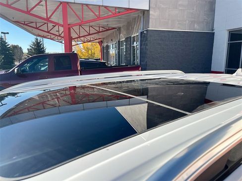 Used 2022 Ford Explorer Limited w/ Equipment Group 301A image 23