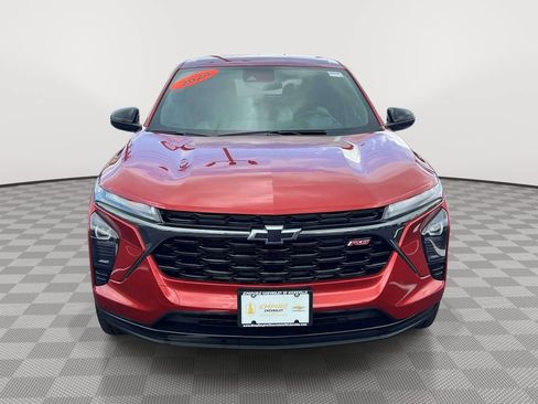 Used 2024 Chevrolet Trax RS w/ Driver Confidence Package FWD image 2
