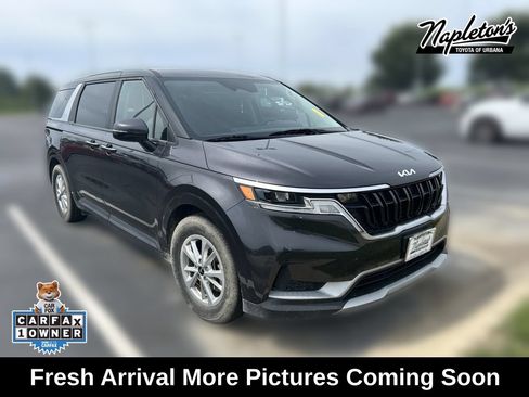 Used 2024 Kia Carnival LX FWD image 1
