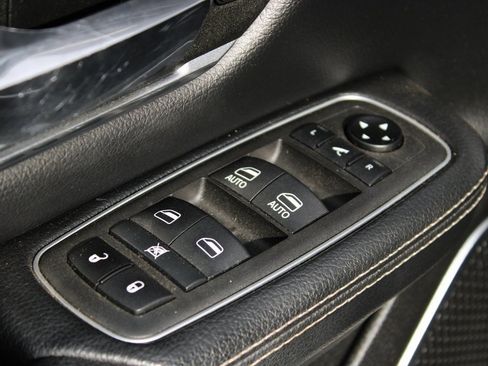 Used 2022 RAM 1500 Laramie image 16