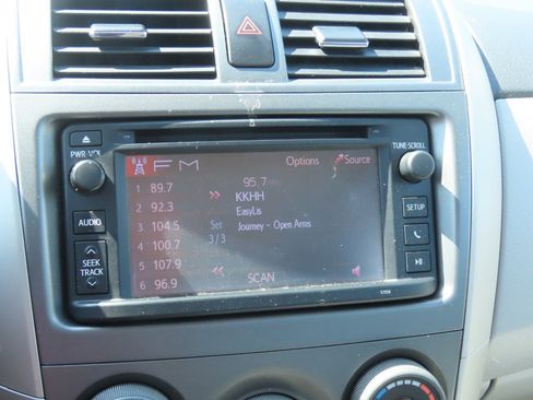 Used 2013 Toyota Corolla LE FWD image 28