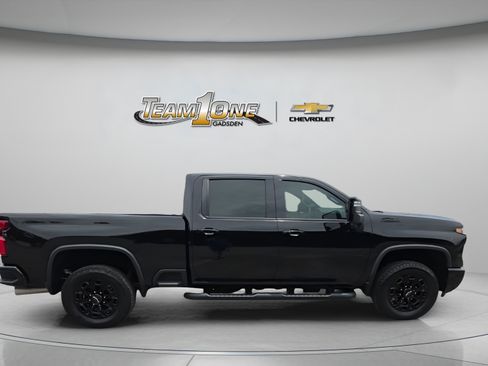 Used 2024 Chevrolet Silverado 2500 LTZ w/ LTZ Plus Package AWD/4WD image 8