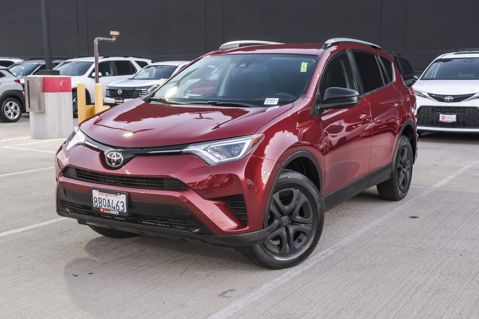 Used 2018 Toyota RAV4 LE w/ All Weather Liner Package FWD image 1