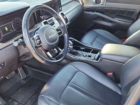 Used 2022 Kia Sorento EX AWD/4WD image 9