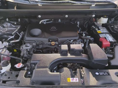 Used 2024 Toyota RAV4 XLE FWD image 30
