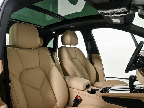 New 2025 Porsche Macan image 23