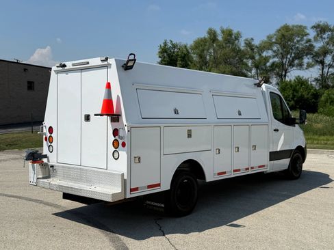 Used 2019 Freightliner Sprinter 3500 w/ Premium Package RWD image 5