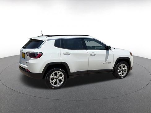Used 2025 Jeep Compass Latitude AWD/4WD image 15