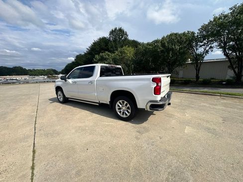 Used 2021 Chevrolet Silverado 1500 LTZ w/ Technology Package AWD/4WD image 12