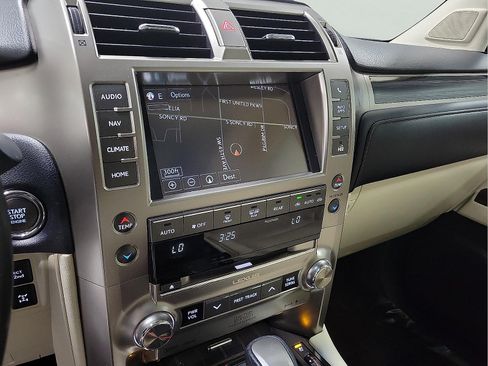 Used 2021 Lexus GX 460 Luxury w/ Sport Design Package AWD/4WD image 19