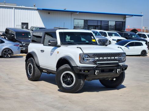 Used 2021 Ford Bronco Badlands image 1