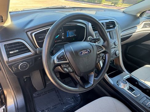 Used 2017 Ford Fusion S image 21