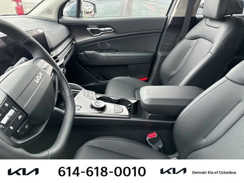 Used 2026 Kia Sportage EX AWD/4WD image 8