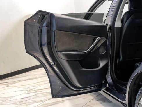 Used 2021 Tesla Model Y 2WD image 57