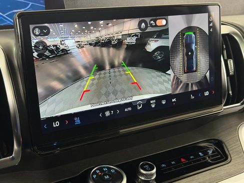 Used 2025 Ford Expedition Platinum w/ Driver's Package image 20