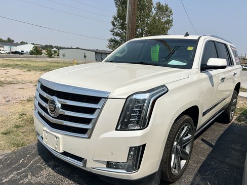 Used 2015 Cadillac Escalade Premium AWD/4WD image 14
