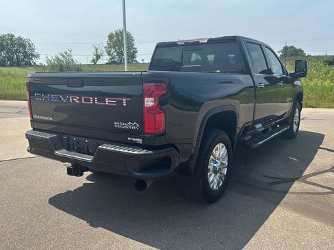 Used 2022 Chevrolet Silverado 2500 High Country w/ Safety Package II AWD/4WD image 5