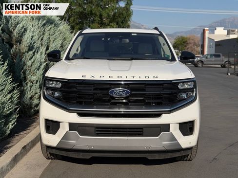 Used 2025 Ford Expedition Max Platinum w/ Platinum Ultimate Package AWD/4WD image 2