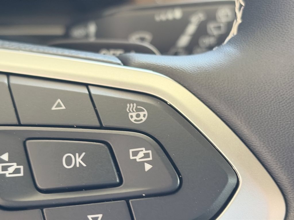Certified 2026 Volkswagen Atlas SE FWD image 17