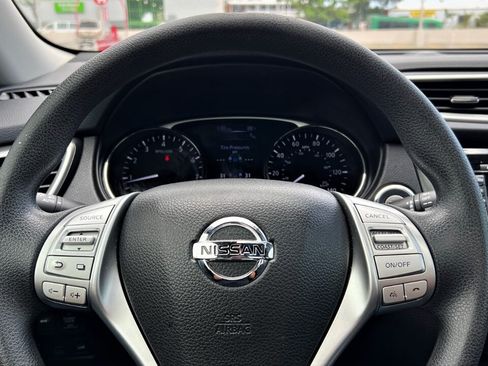 Used 2016 Nissan Rogue SV w/ SV Premium Package AWD/4WD image 9
